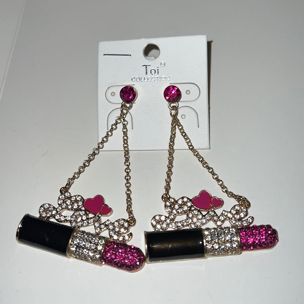 New Toi Collection Love Heart & Pink Lipstick Dangle Drop Earrings